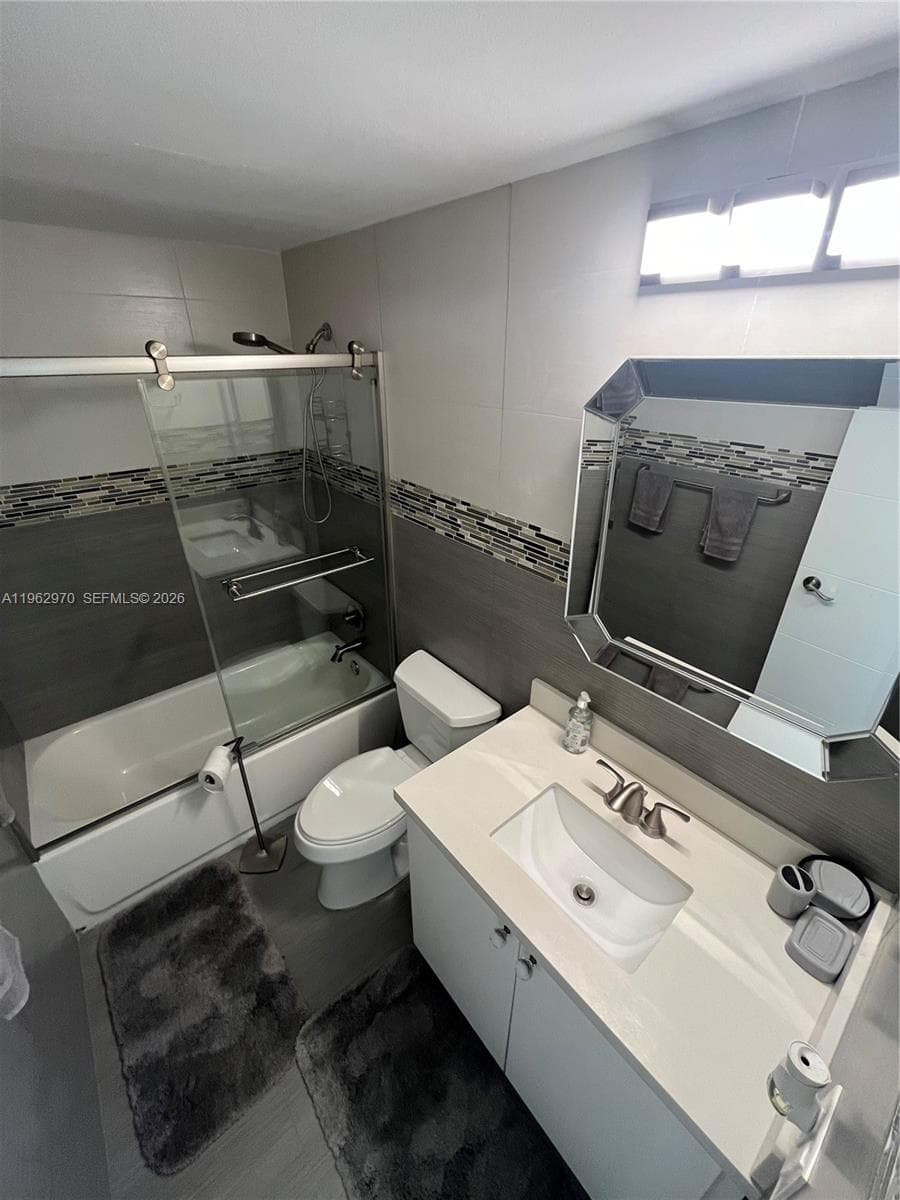 ALEXANDER TOWERS CONDO · #1510 in Hollywood - Photo 11