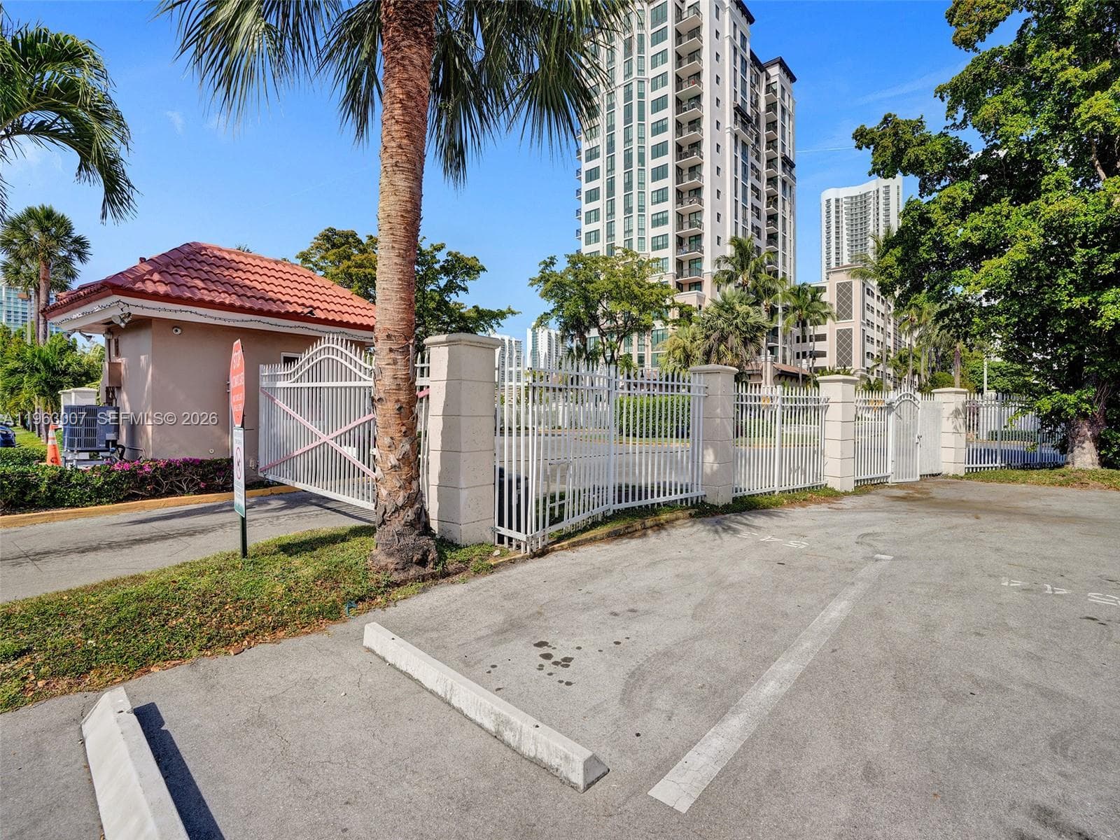 COASTAL TOWERS CONDO · #314 in Sunny Isles Beach - Photo 29