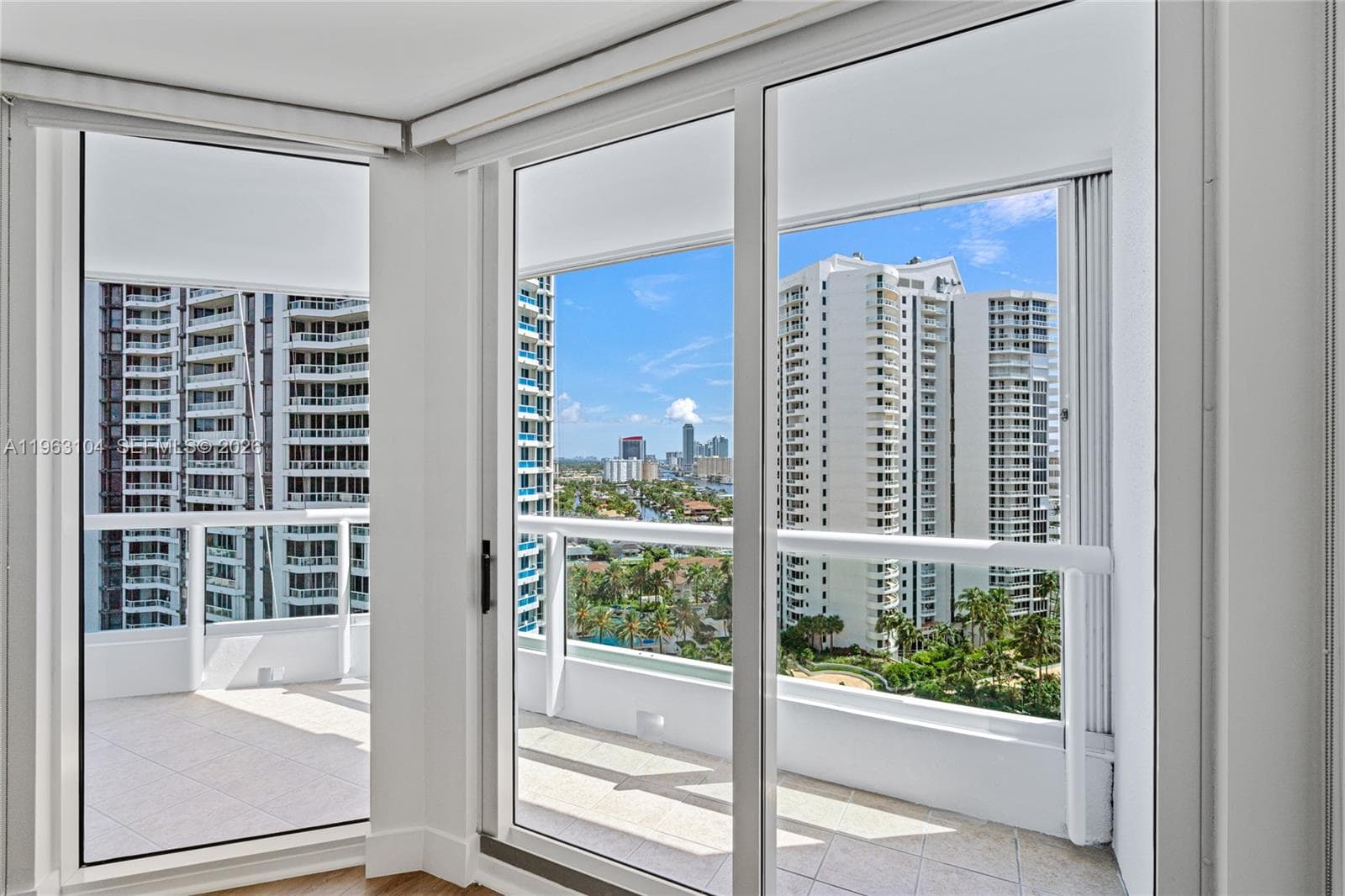 SOUTH TOWER AT THE POINT · #1903 in Aventura - Photo 36