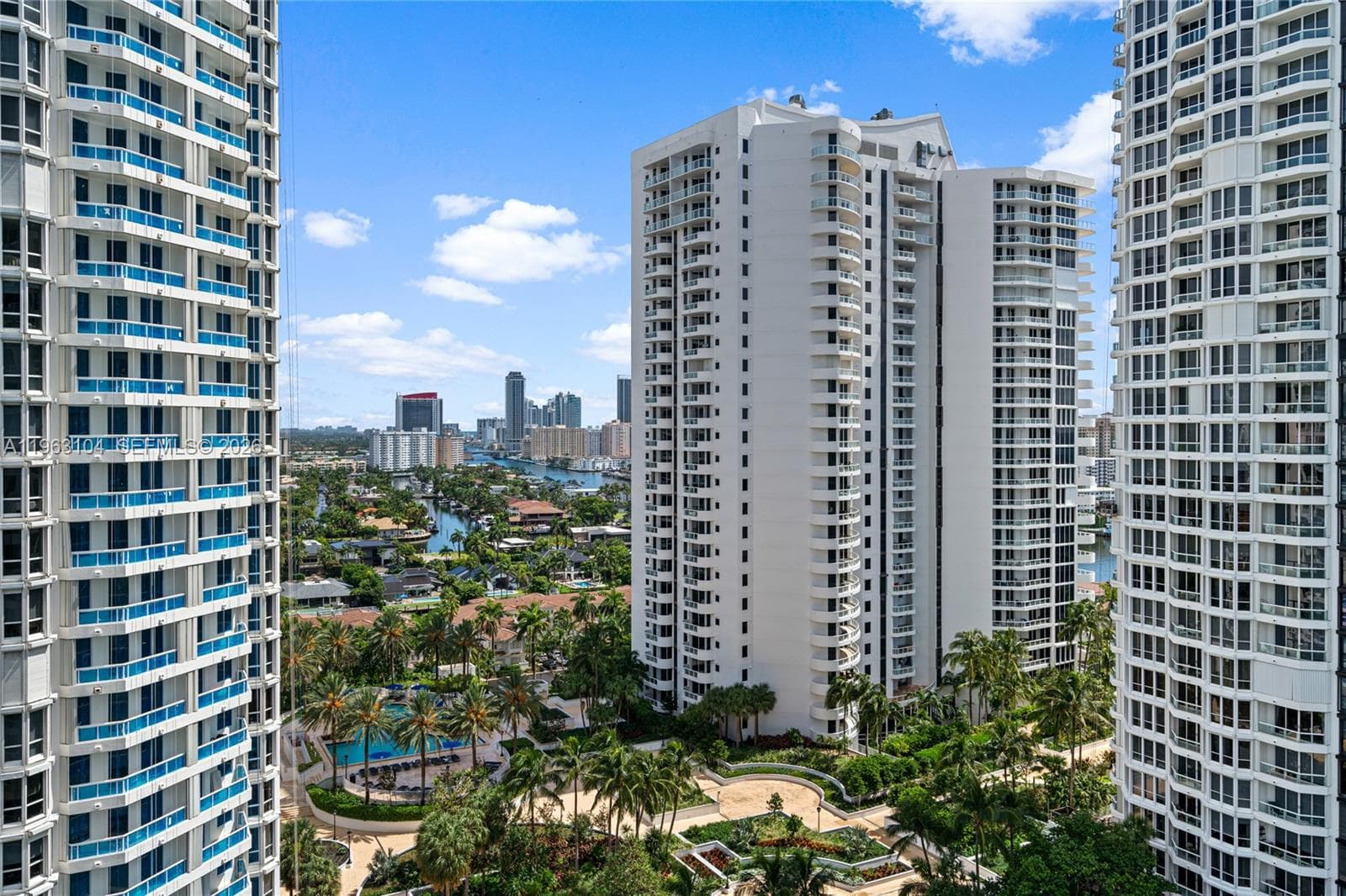 SOUTH TOWER AT THE POINT · #1903 in Aventura - Photo 32