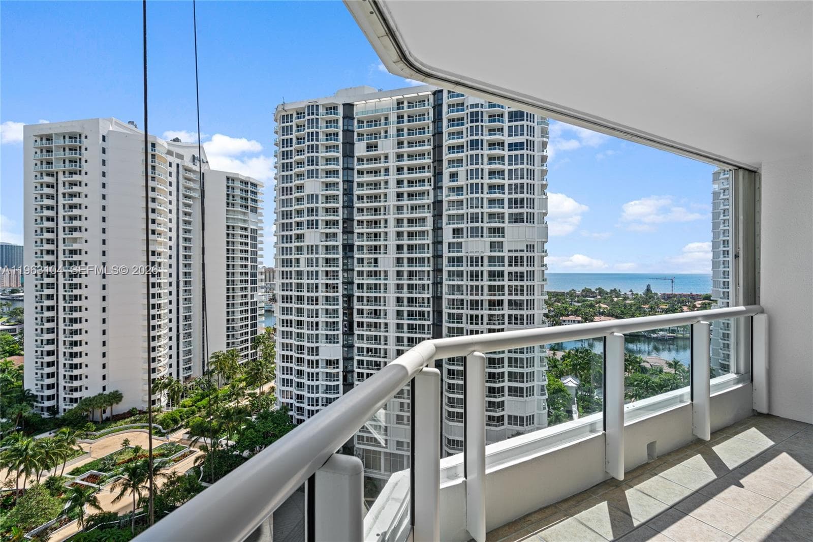 SOUTH TOWER AT THE POINT · #1903 in Aventura - Photo 33