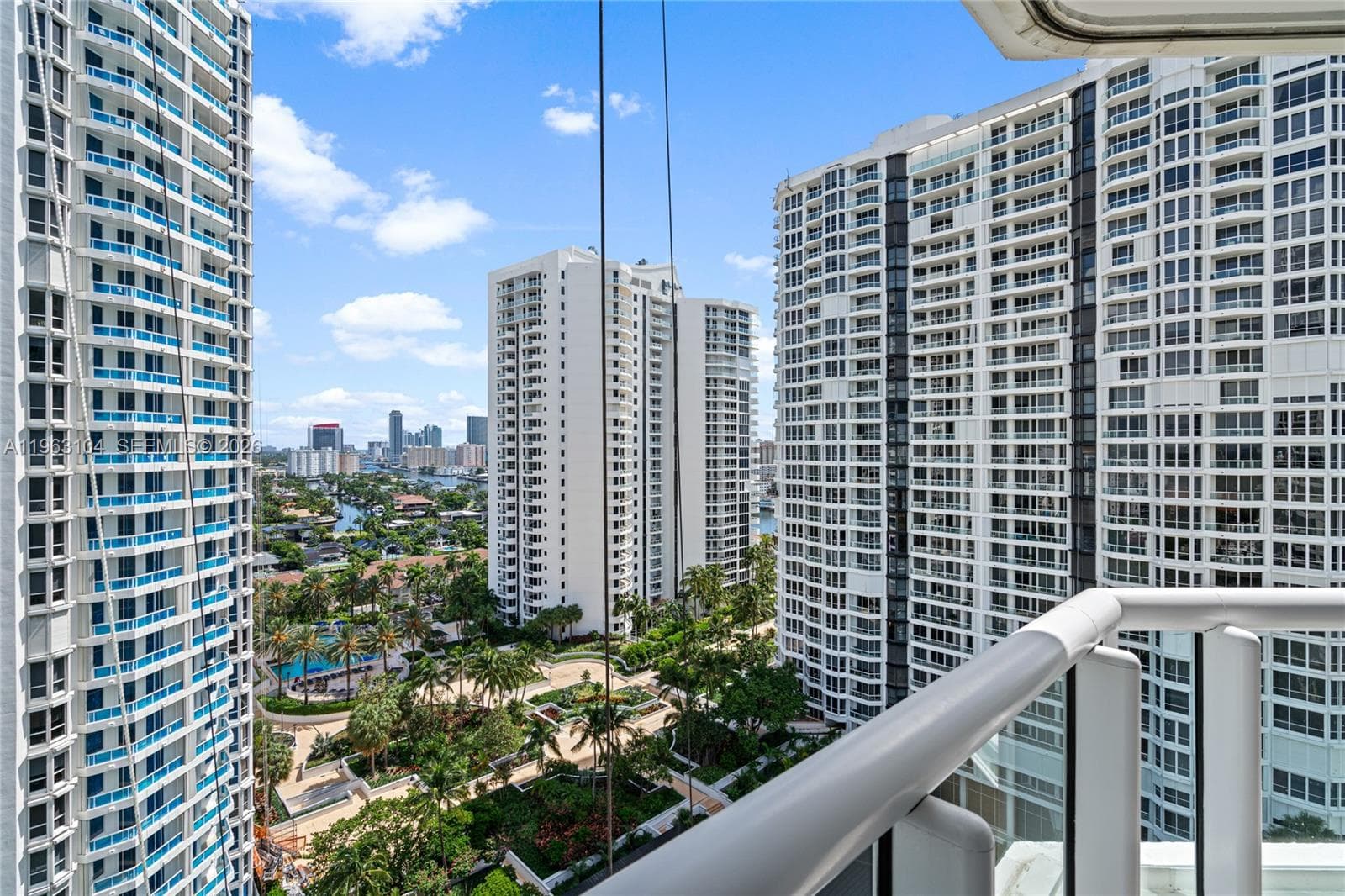 SOUTH TOWER AT THE POINT · #1903 in Aventura - Photo 35