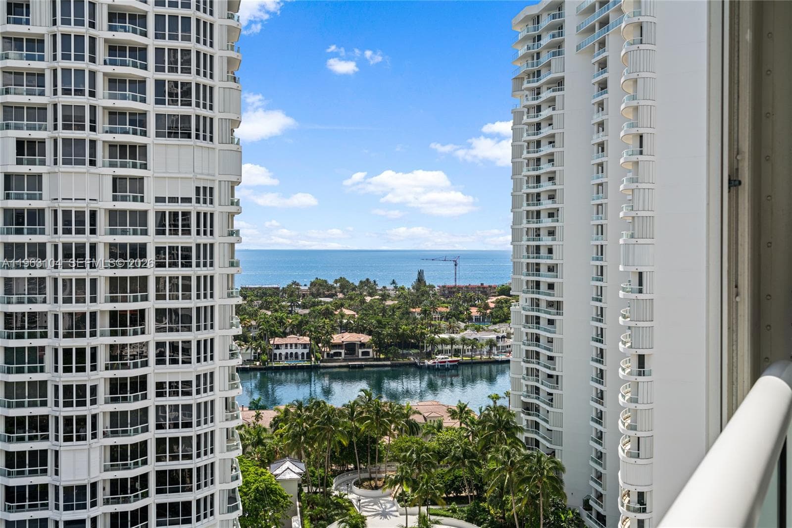 SOUTH TOWER AT THE POINT · #1903 in Aventura - Photo 31