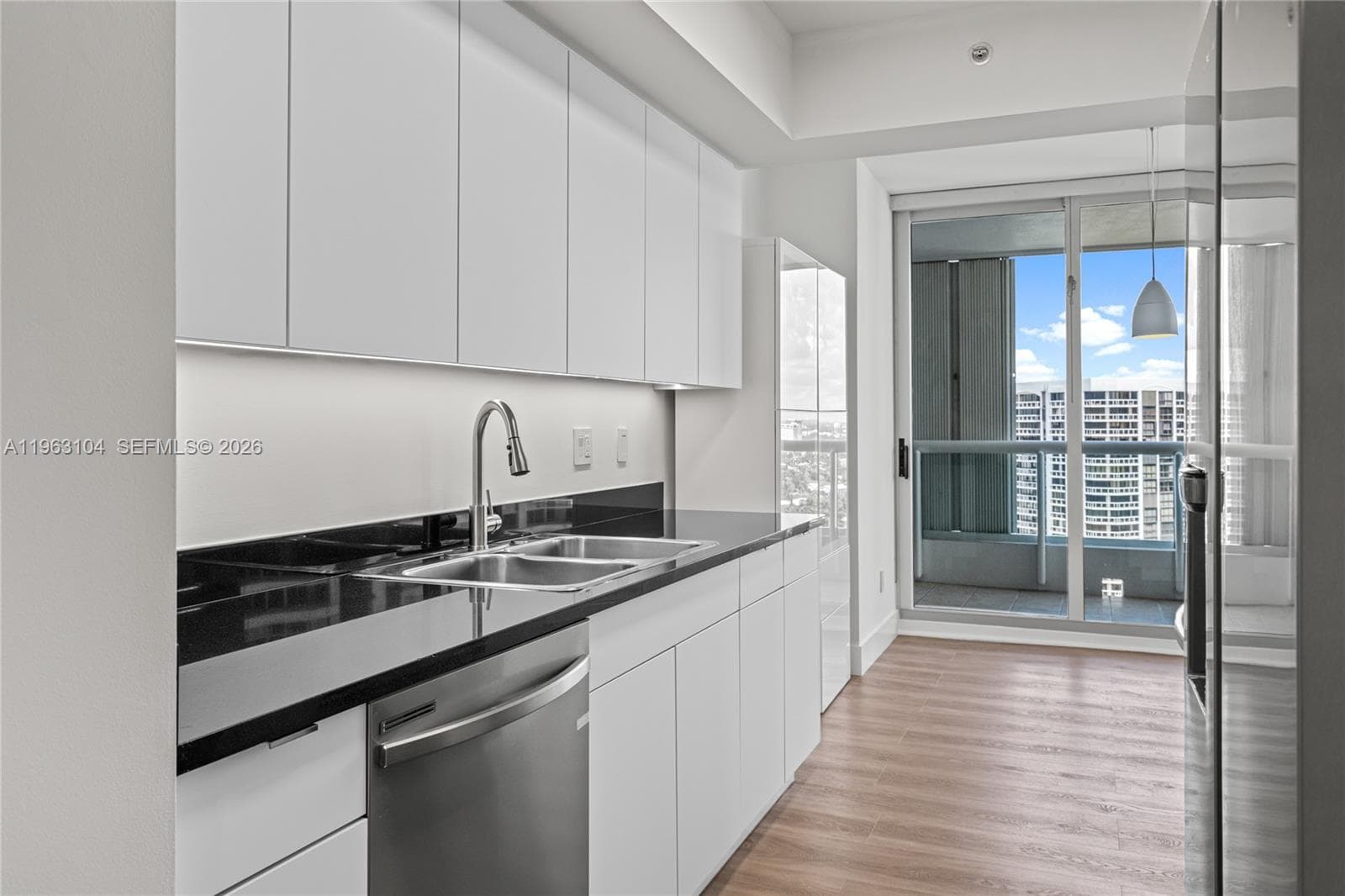 SOUTH TOWER AT THE POINT · #1903 in Aventura - Photo 4