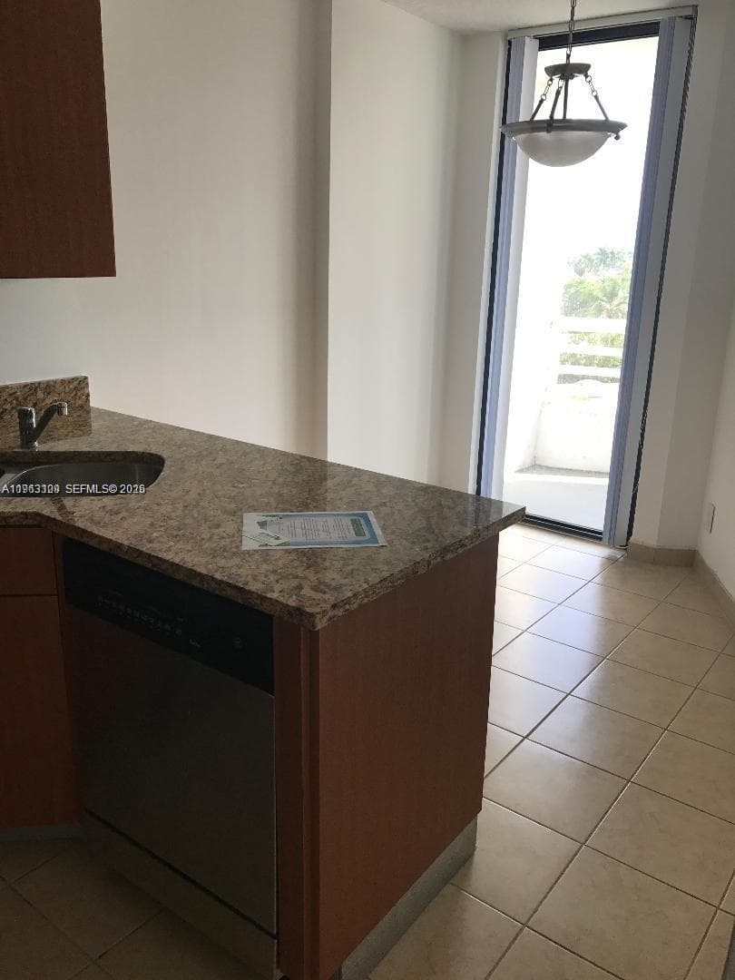 PARC CENTRAL AVENTURA EAS · #510 in Aventura - Photo 10