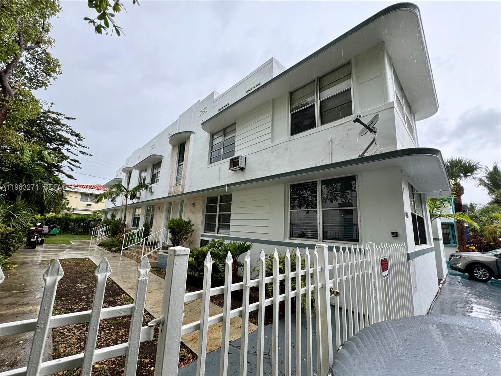 AMD PL OF 2ND OCEAN FRONT · #1 in Miami Beach - Photo 2