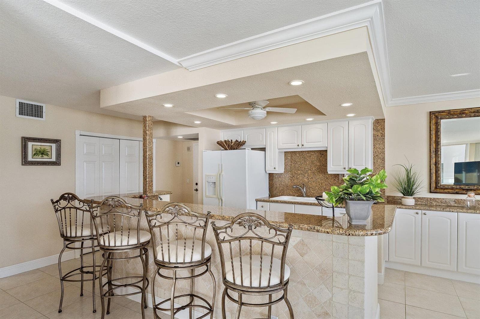 050-5440NOceanDr-907-NorthPalmBeach-SMAL