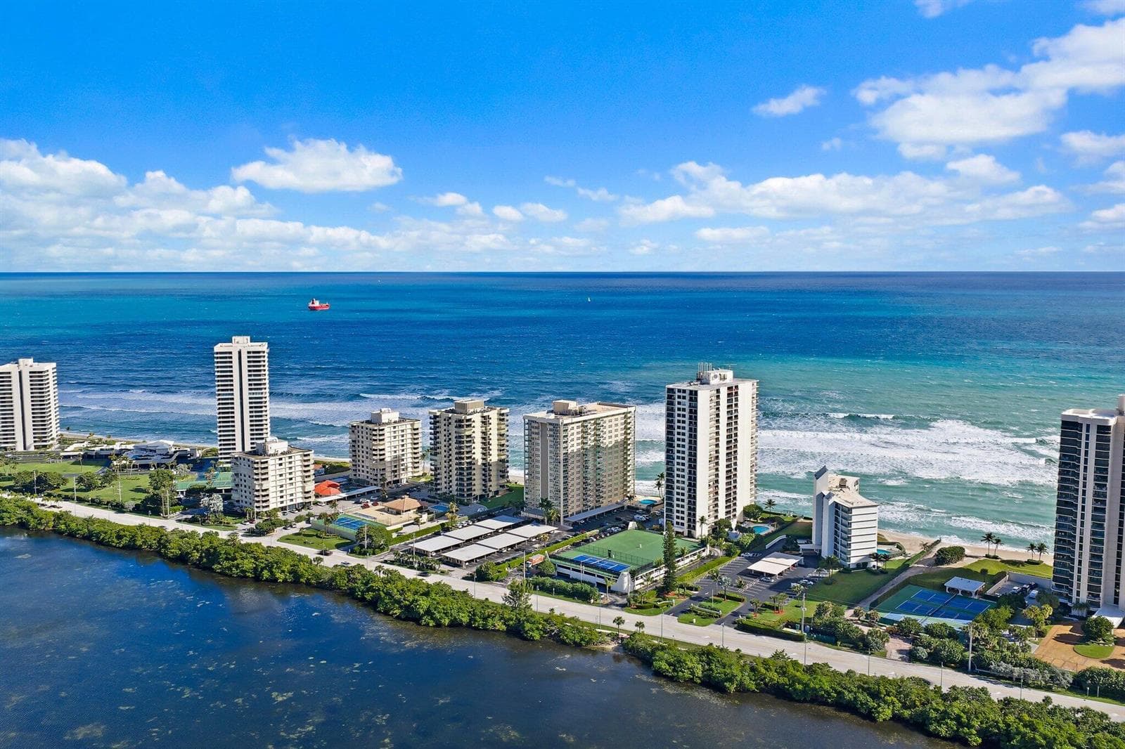 020-5440NOceanDr-907-NorthPalmBeach-SMAL