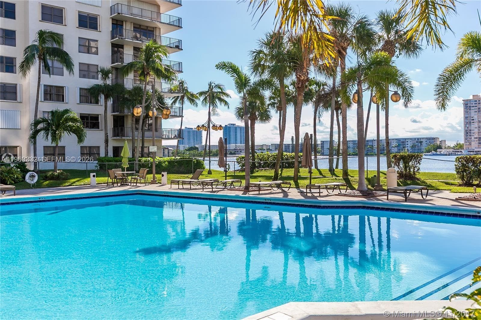 THE CLIPPER AT BISC COVE · #701 in Aventura - Photo 23