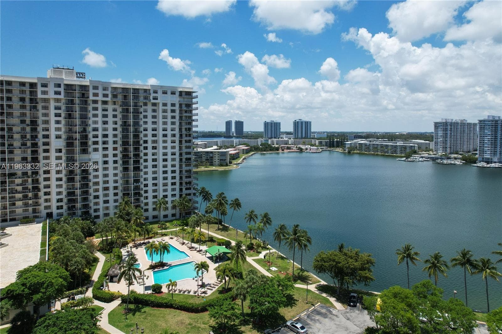 THE CLIPPER AT BISC COVE · #701 in Aventura - Photo 9