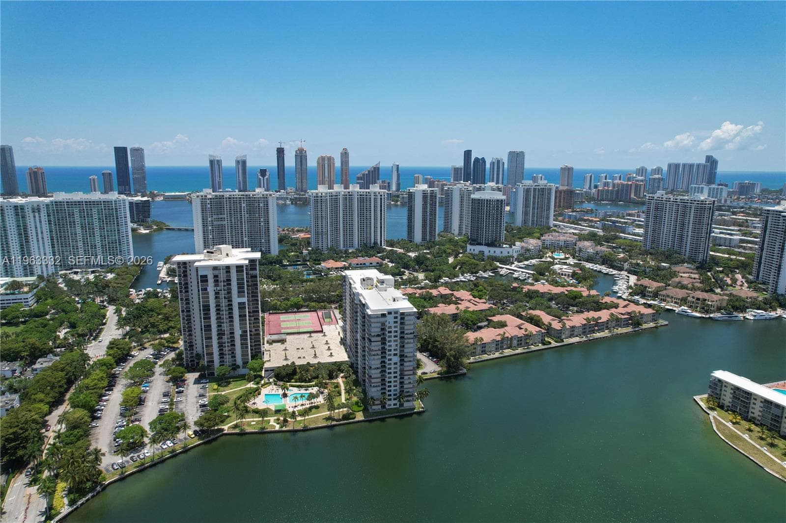 THE CLIPPER AT BISC COVE · #701 in Aventura - Photo 30