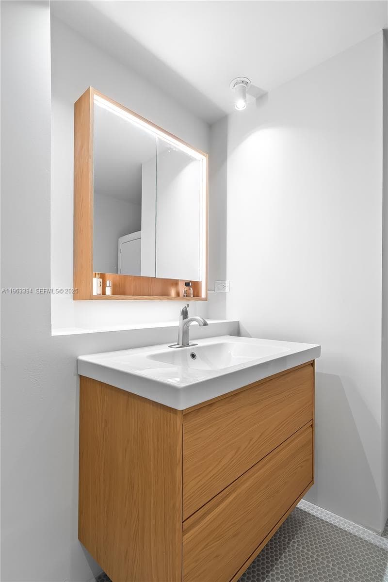 JEFFERSON VILLAS CONDO · #302 in Miami Beach - Photo 18
