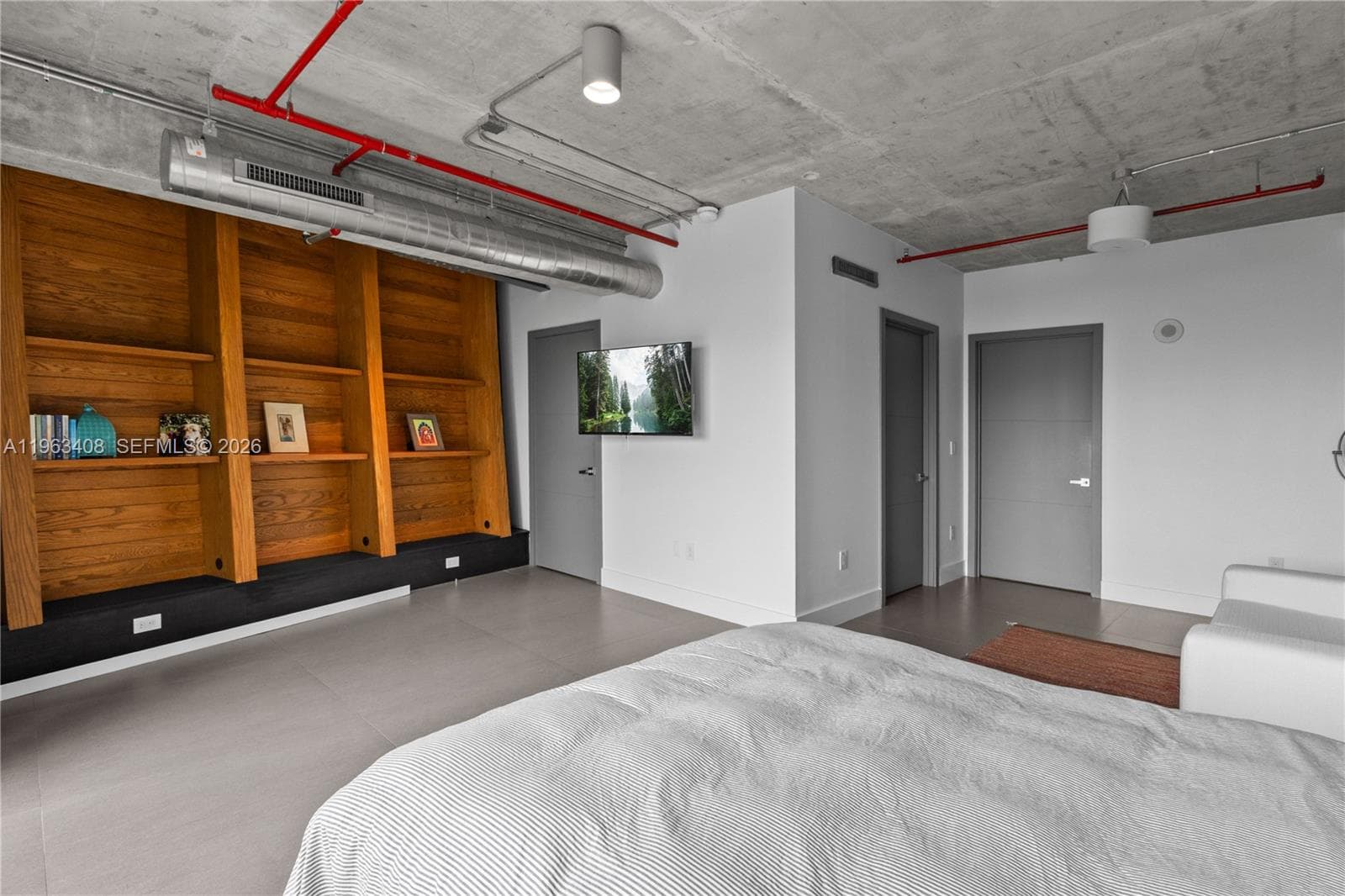 2nd bedroom-downstarirs