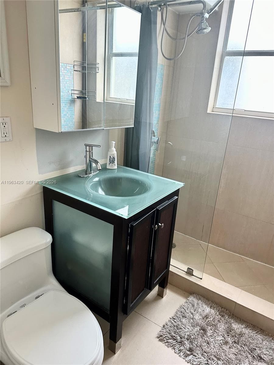 RETREAT CONDO · #303 in Miami Beach - Photo 8