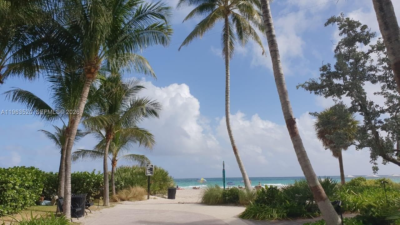 Plaza Of Americas · #316 in Sunny Isles Beach - Photo 19