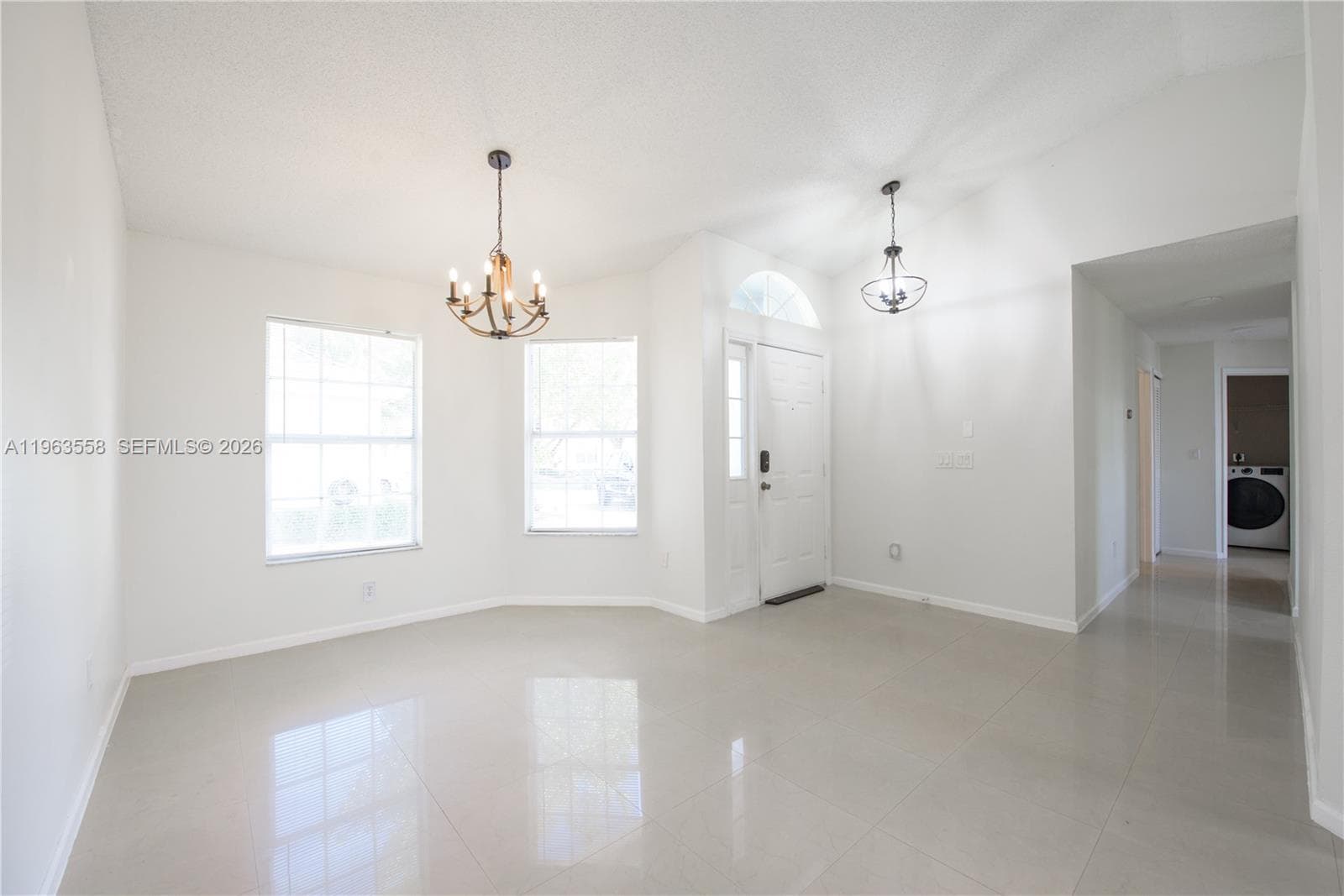 452 SE 20th Dr photo 3