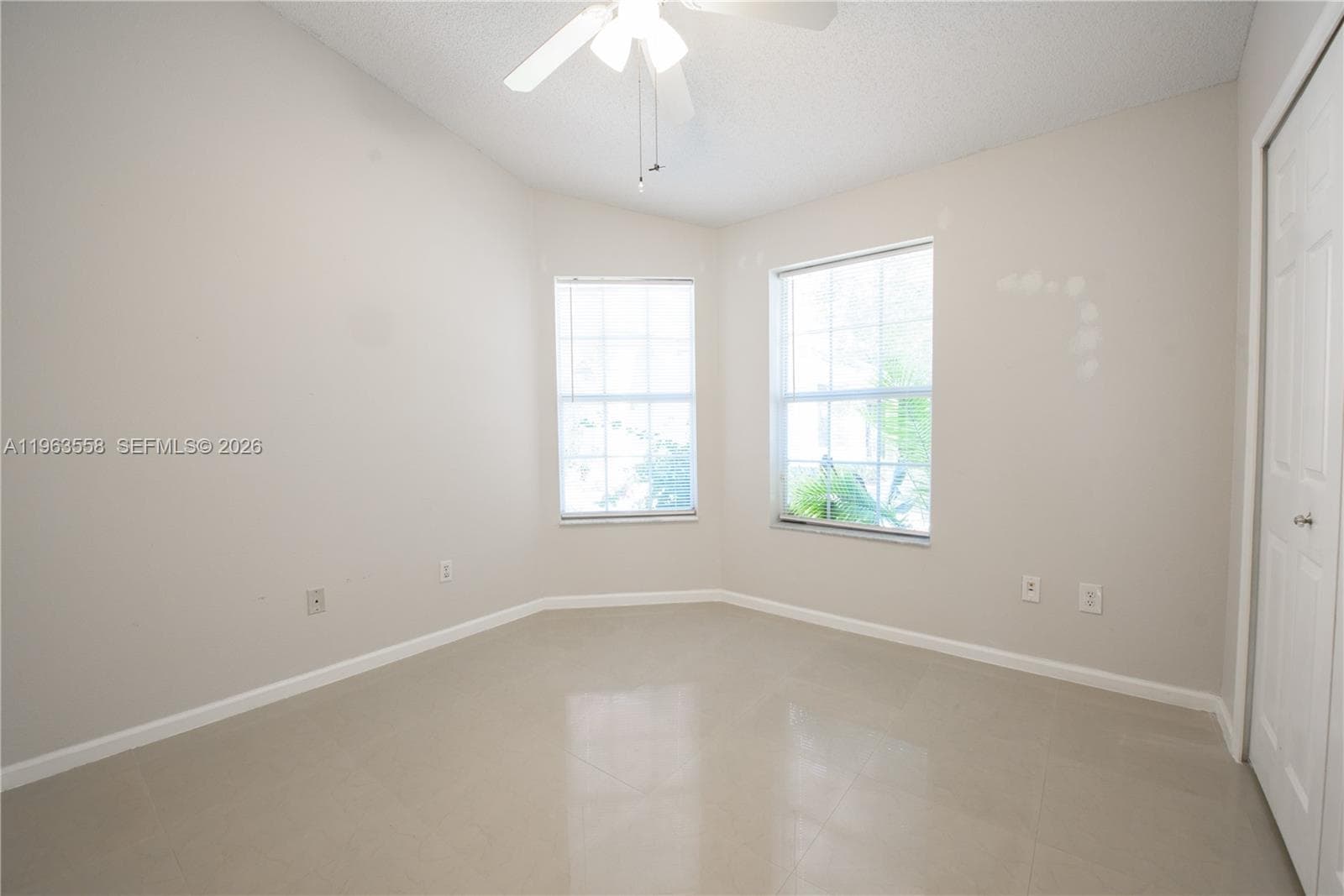 452 SE 20th Dr photo 14