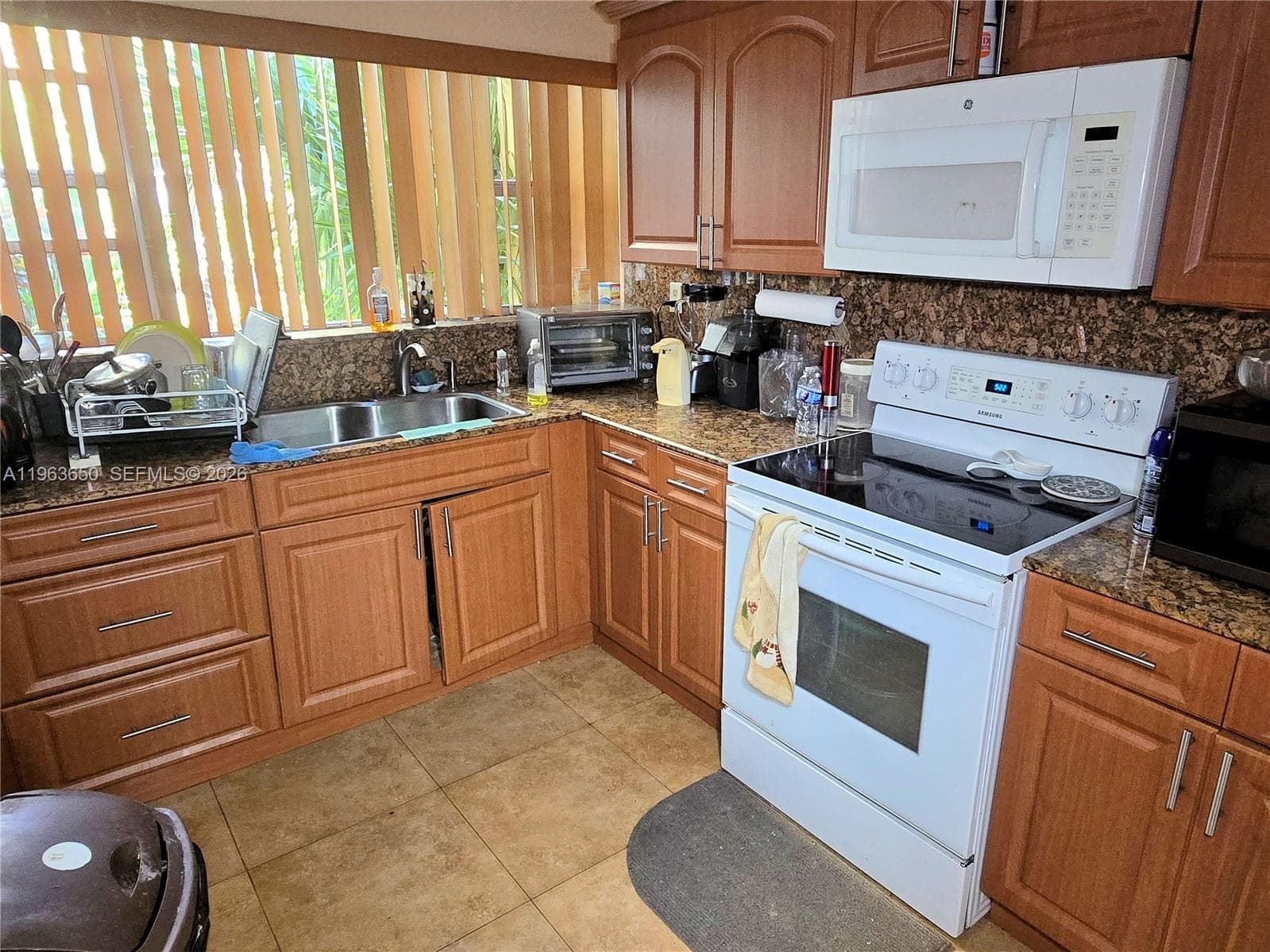LAKE PARK CONDO · #114 in Miami - Photo 3