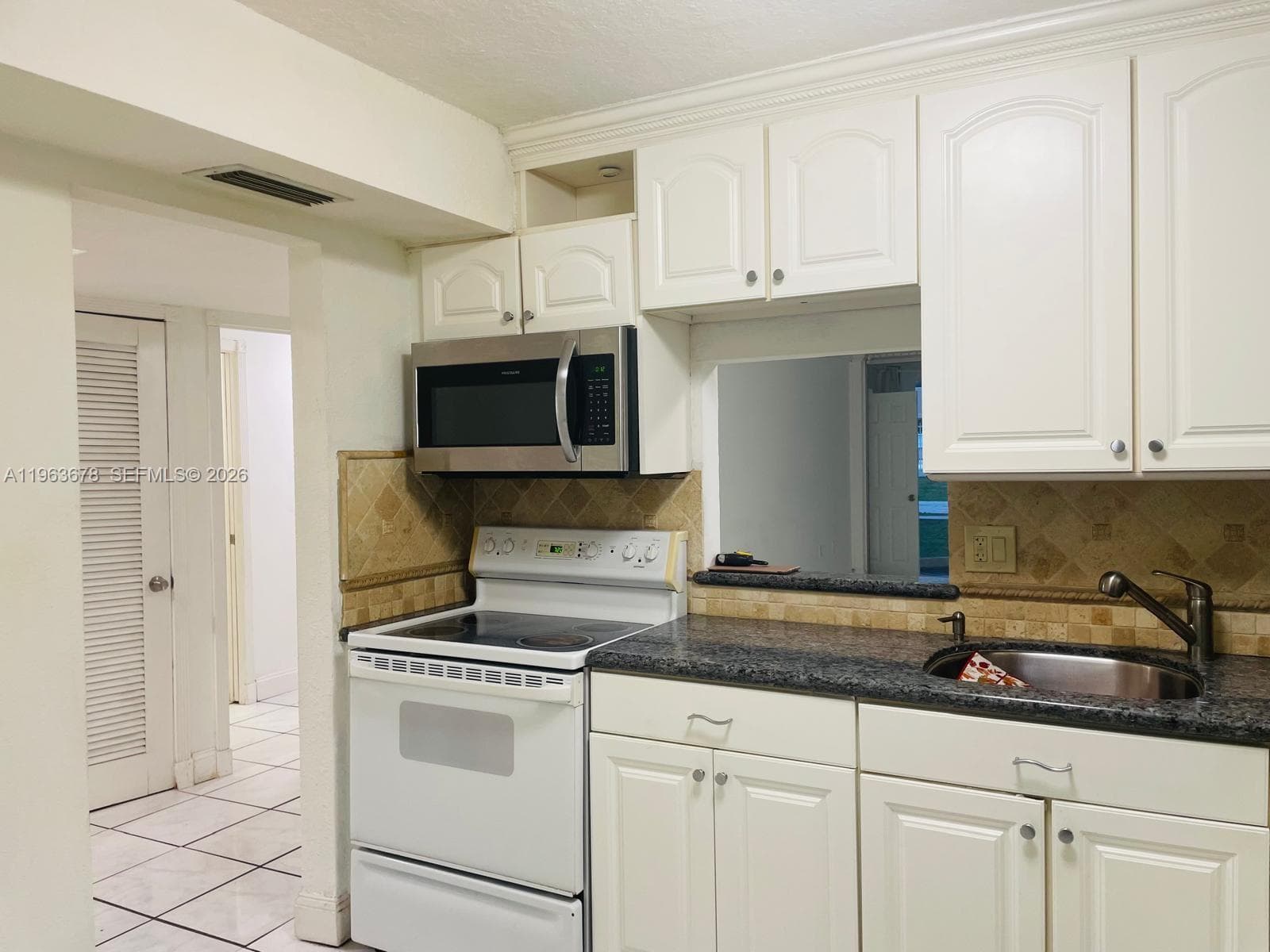 ROLLING GREEN CONDO D · #D111 in Miami - Photo 4