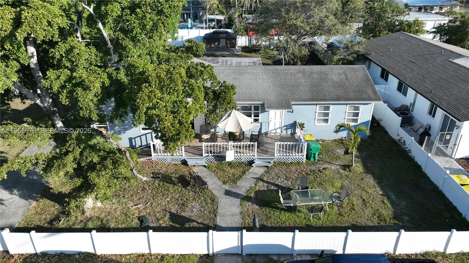 228 SW 8th St photo 5
