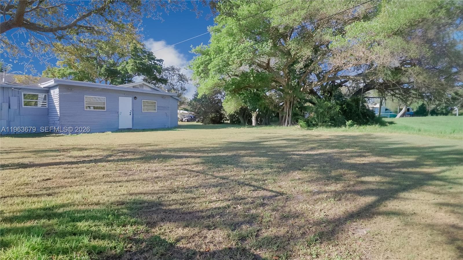 228 SW 8th St photo 18
