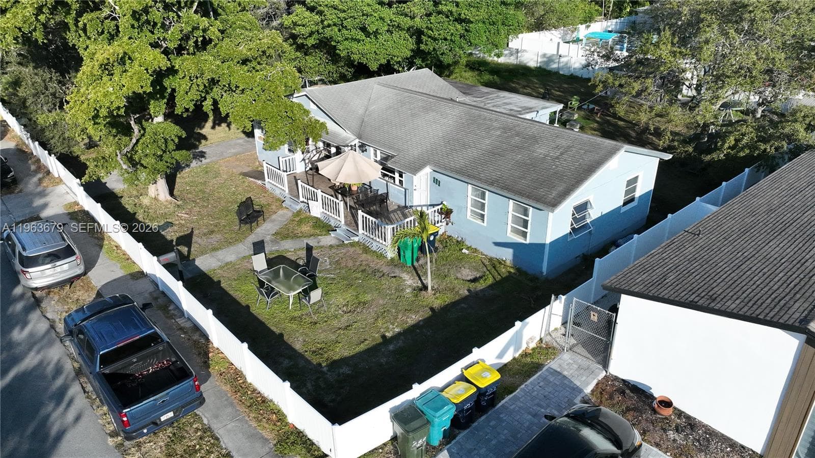 228 SW 8th St photo 4