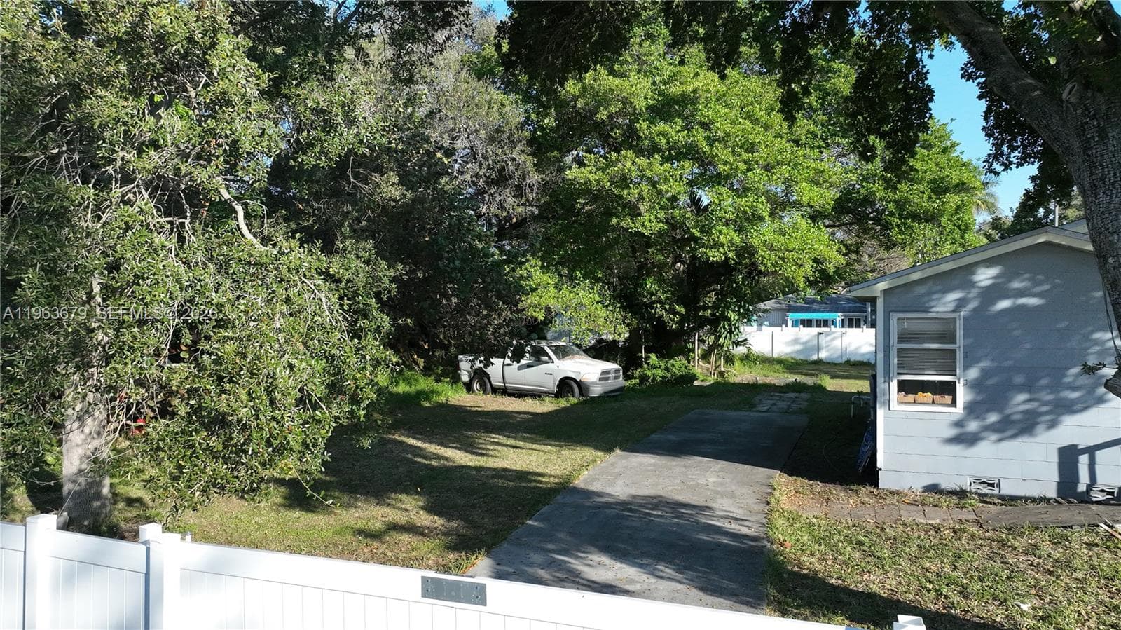 228 SW 8th St photo 8