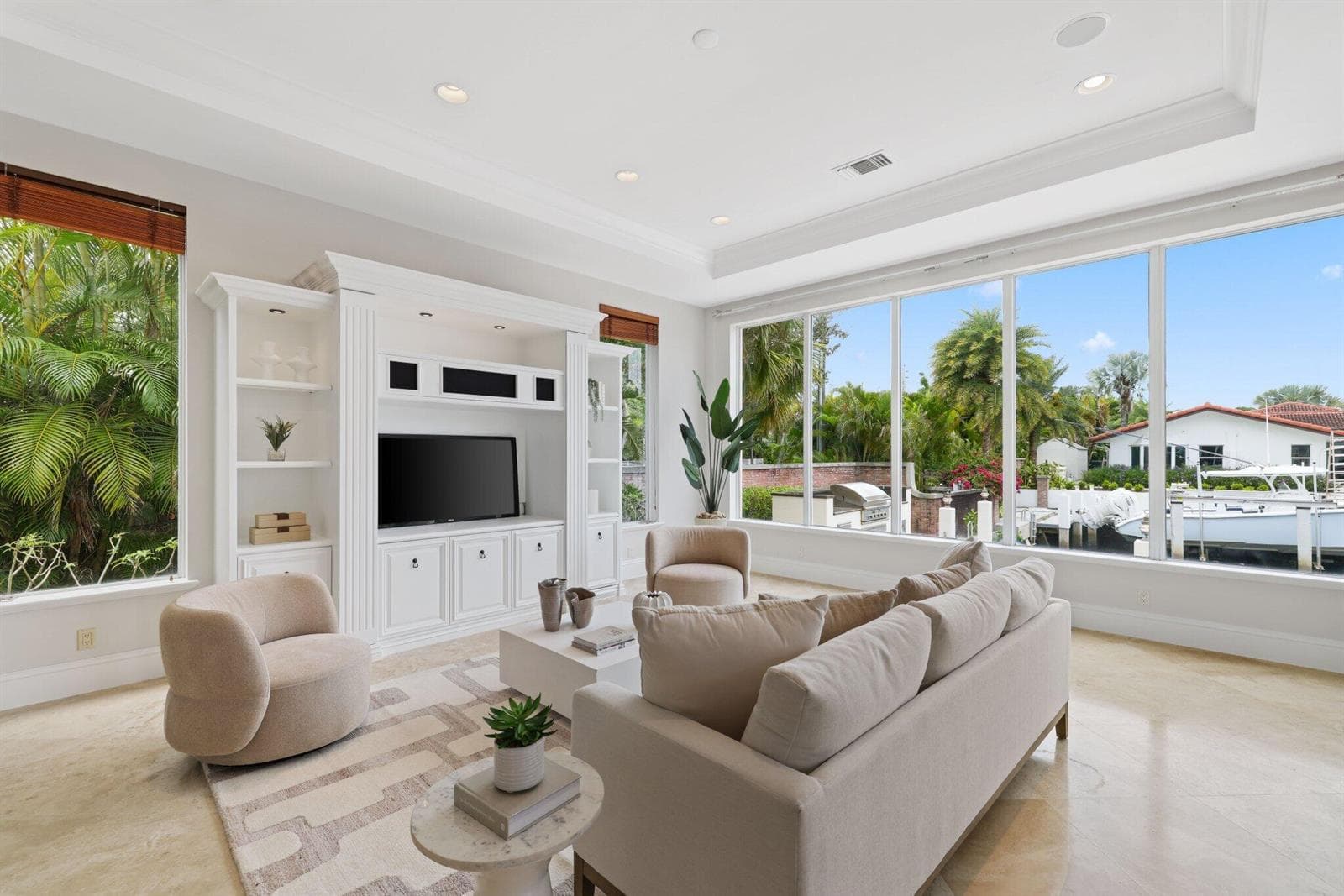 501 Golden Harbour Dr - 11.jpg-SMALL