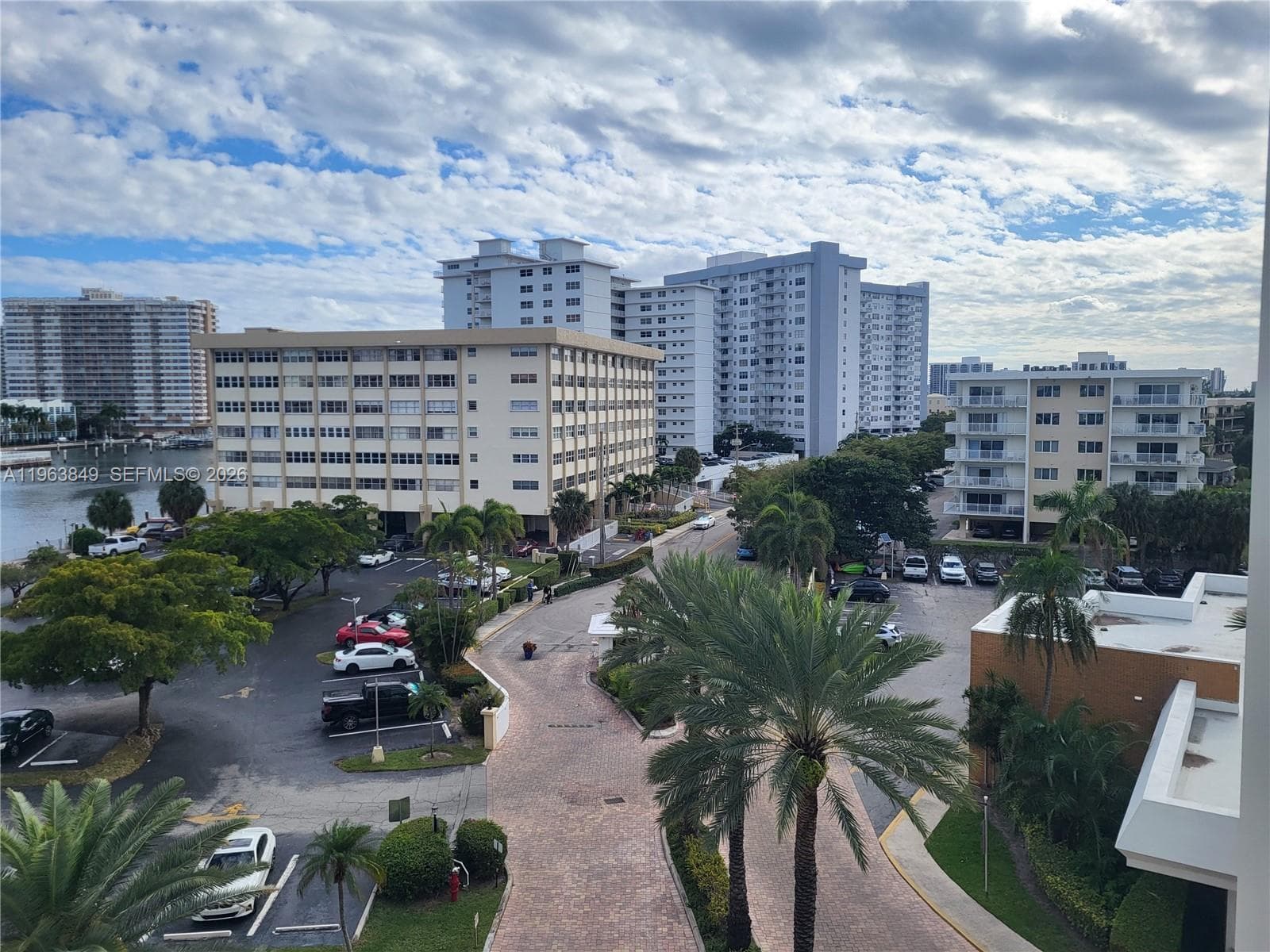 LAKE POINT TOWER CONDOMIN · #615 in Hallandale Beach - Photo 10
