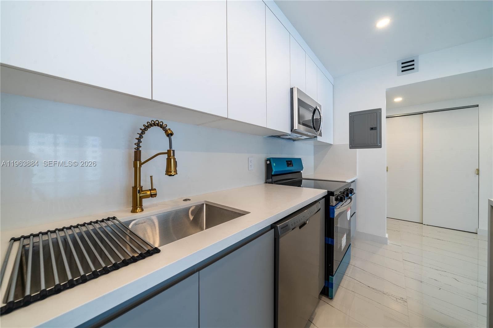 OCEANVIEW BUILDING B COND · #1105 in Sunny Isles Beach - Photo 9