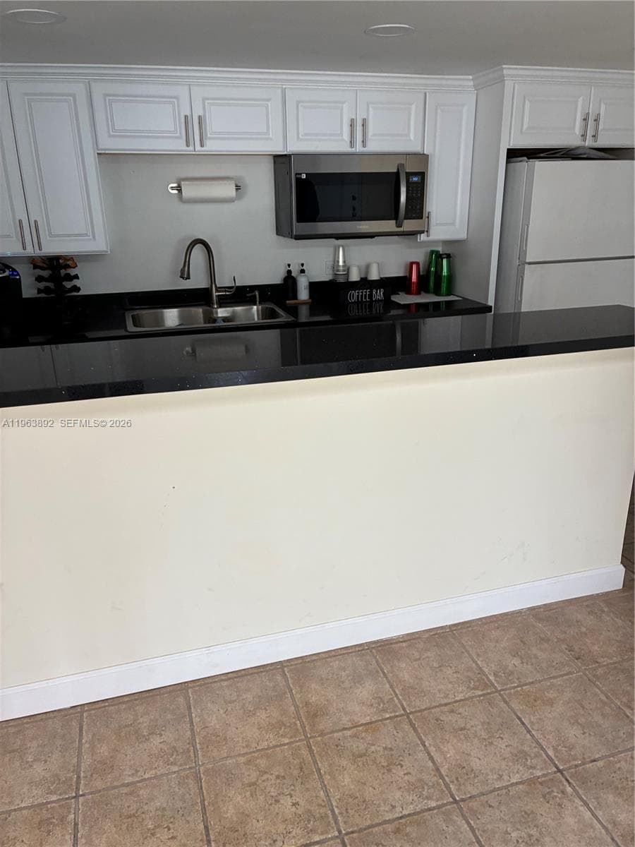 BAYVIEW POINT NORTH CONDO · #308 in North Miami Beach - Photo 6