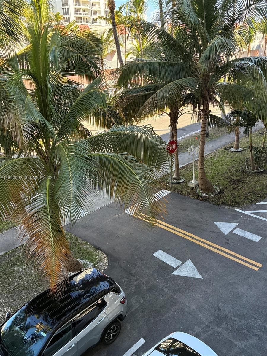 BAYVIEW POINT NORTH CONDO · #308 in North Miami Beach - Photo 9