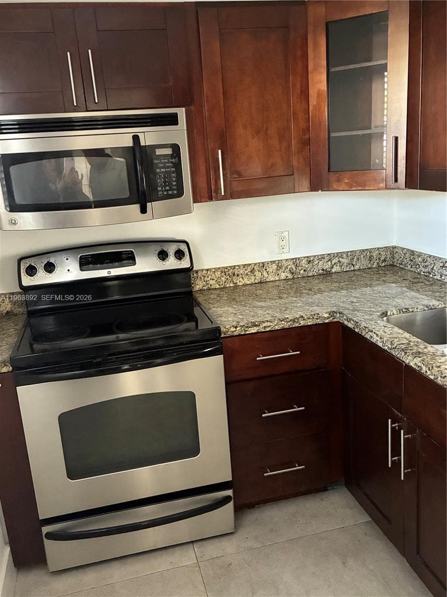 BAYVIEW POINT NORTH CONDO · #308 in North Miami Beach - Photo 11