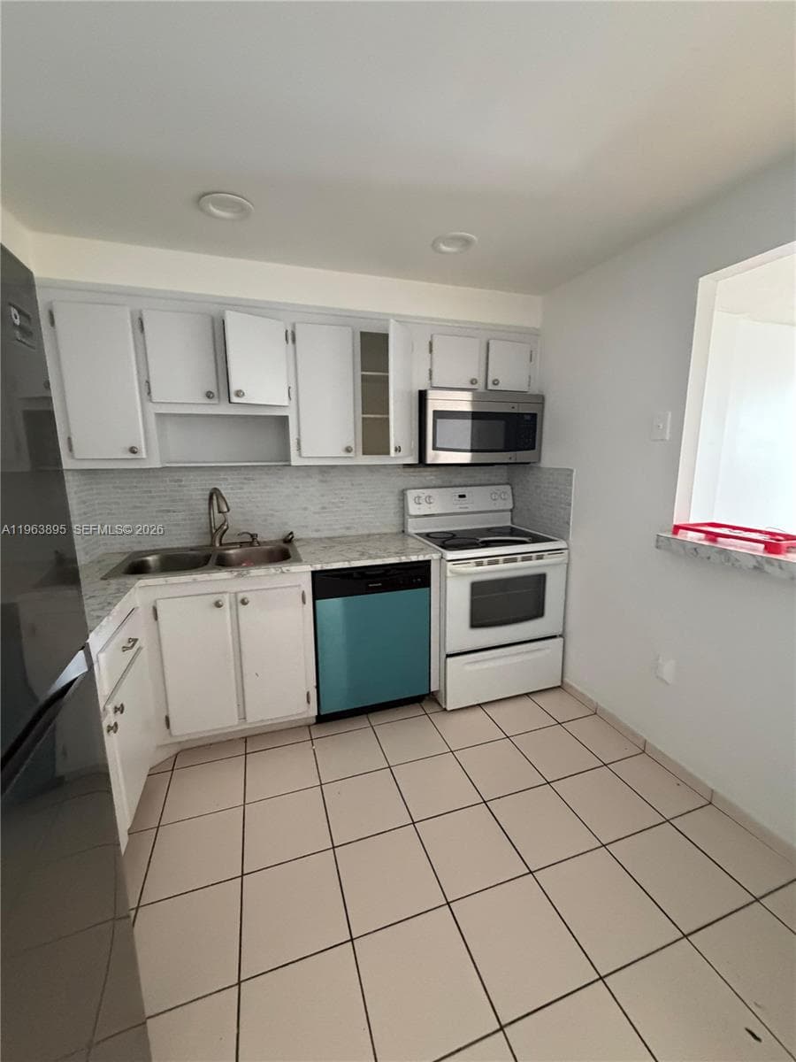 WOODSIDE APTS CONDO · #A 526 in North Miami Beach - Photo 1