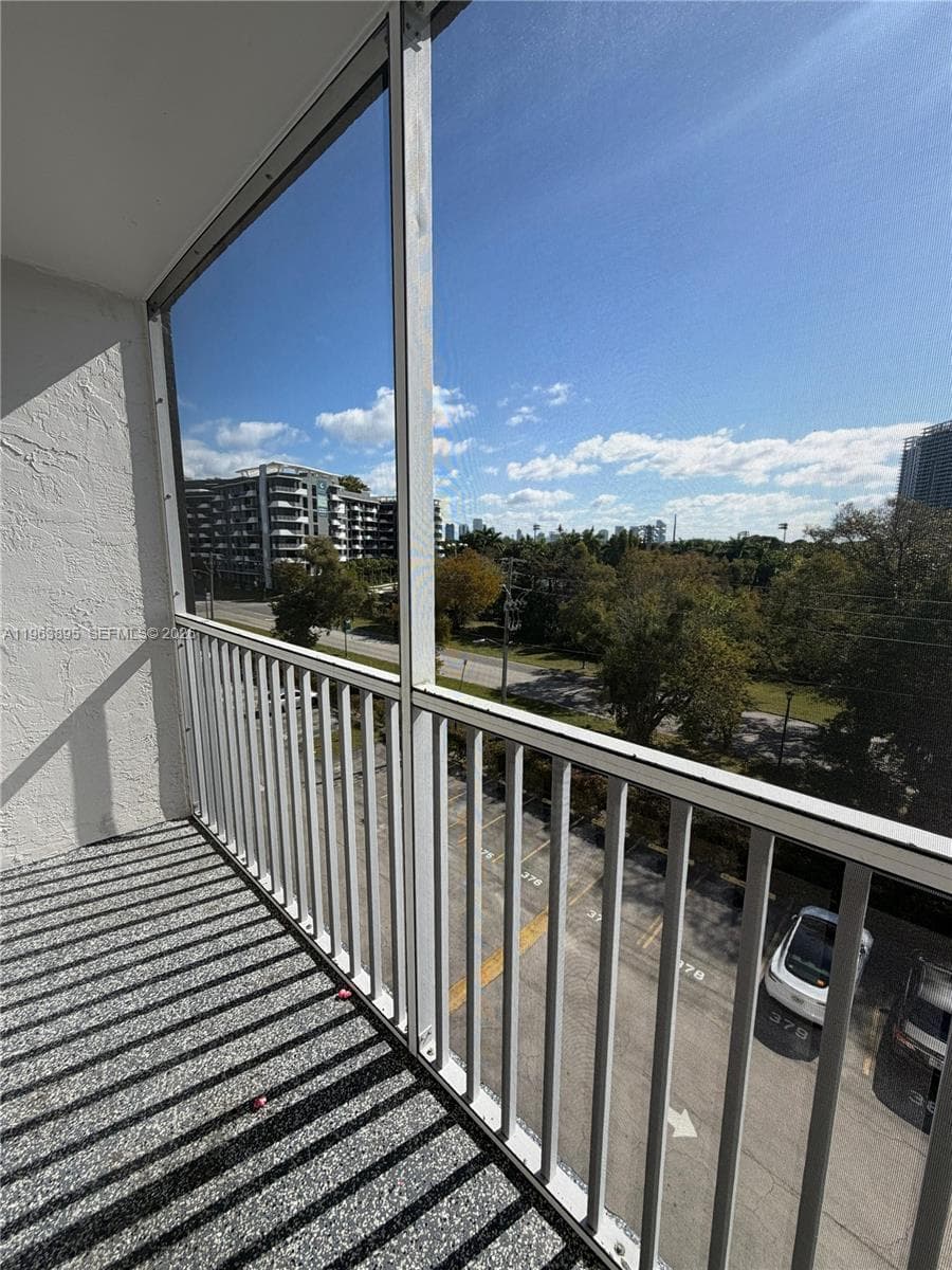 WOODSIDE APTS CONDO · #A 526 in North Miami Beach - Photo 10