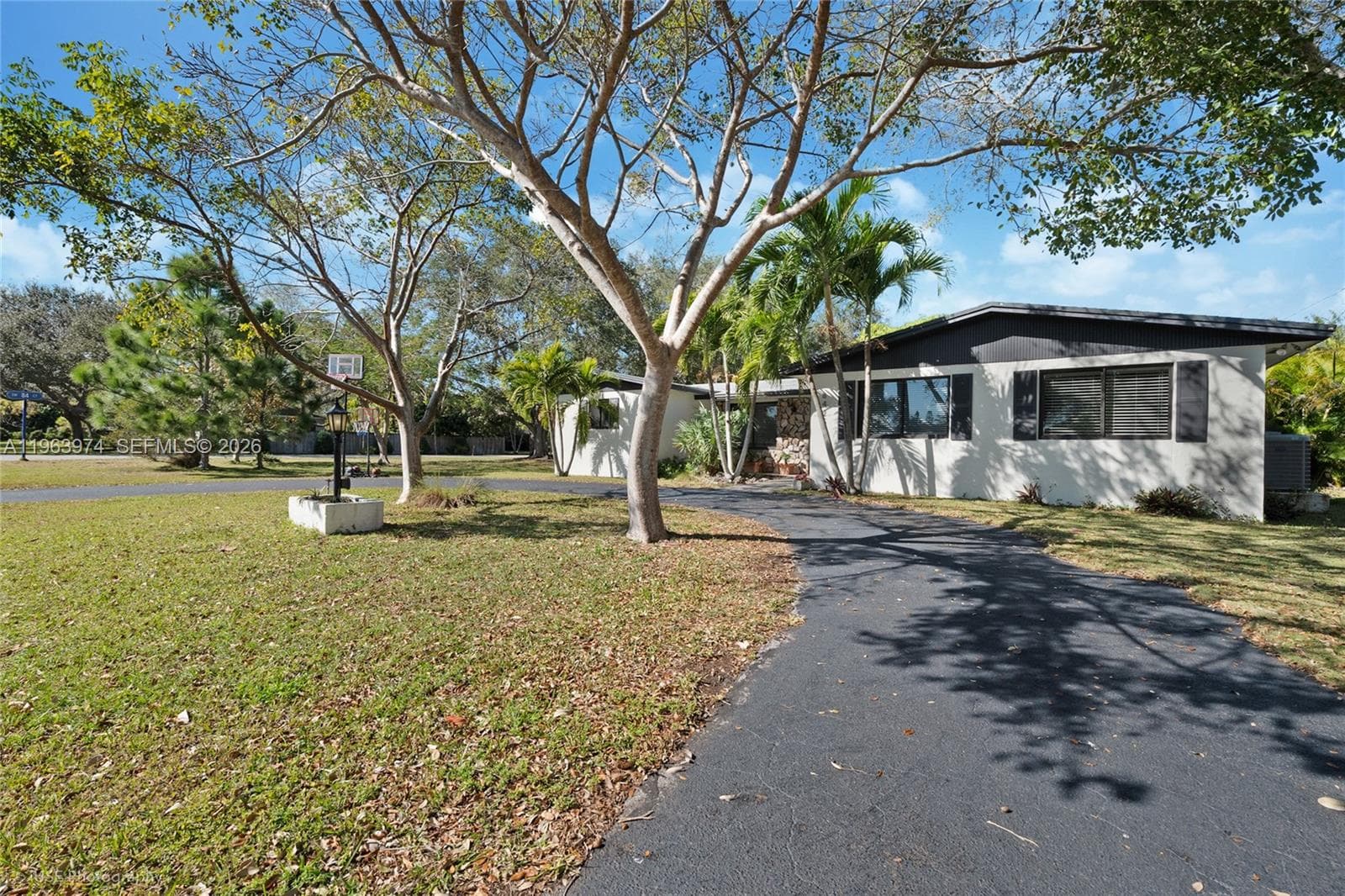 8425 SW 174th St photo 2