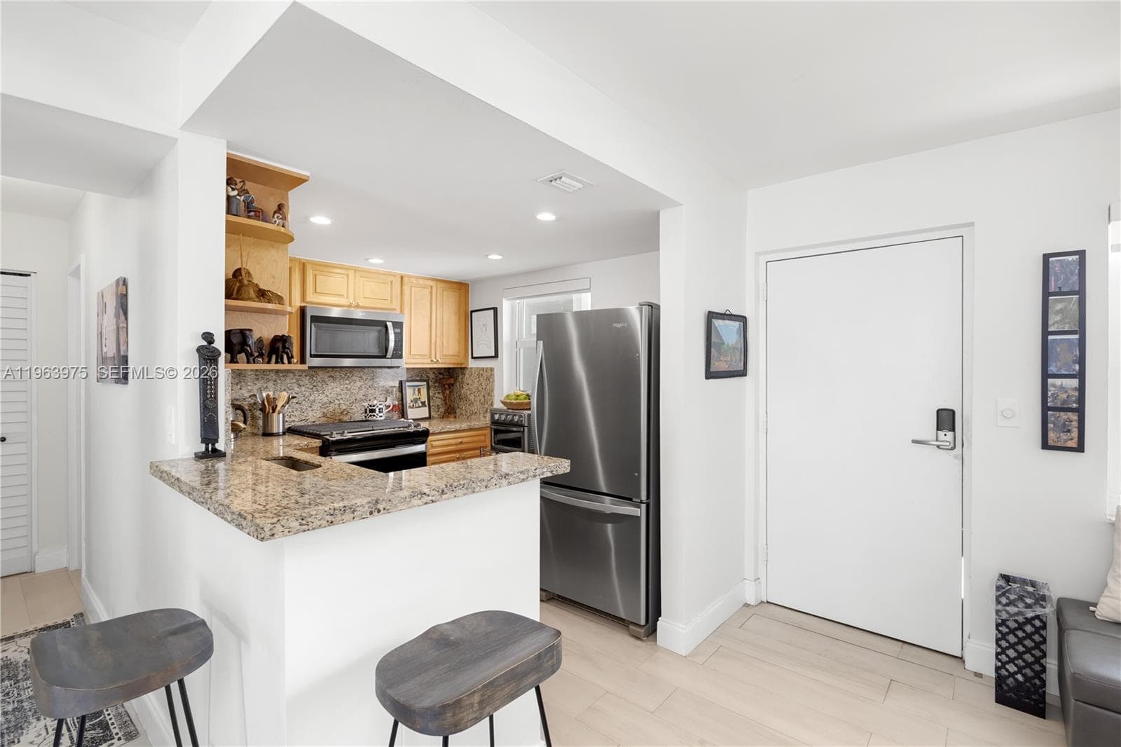 Collins Tower Condos · #704 in Miami Beach - Photo 9