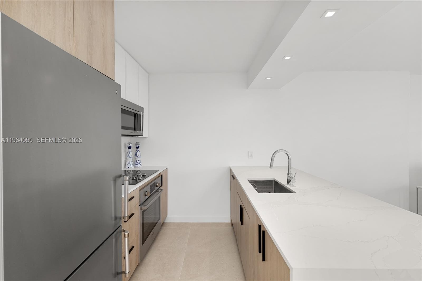 OCEAN POINT CONDO · #321 in Miami Beach - Photo 16