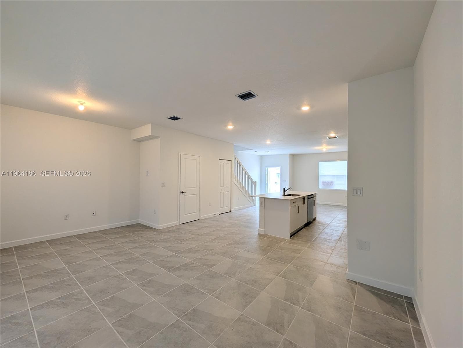 1172 SE 1st Ter photo 7