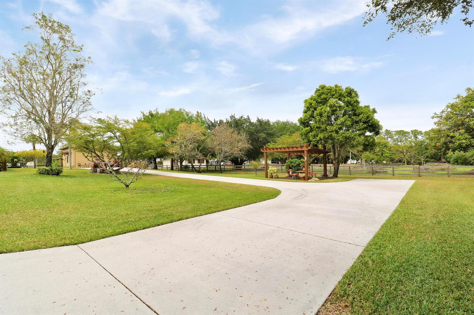 10735 Lantana Road 2