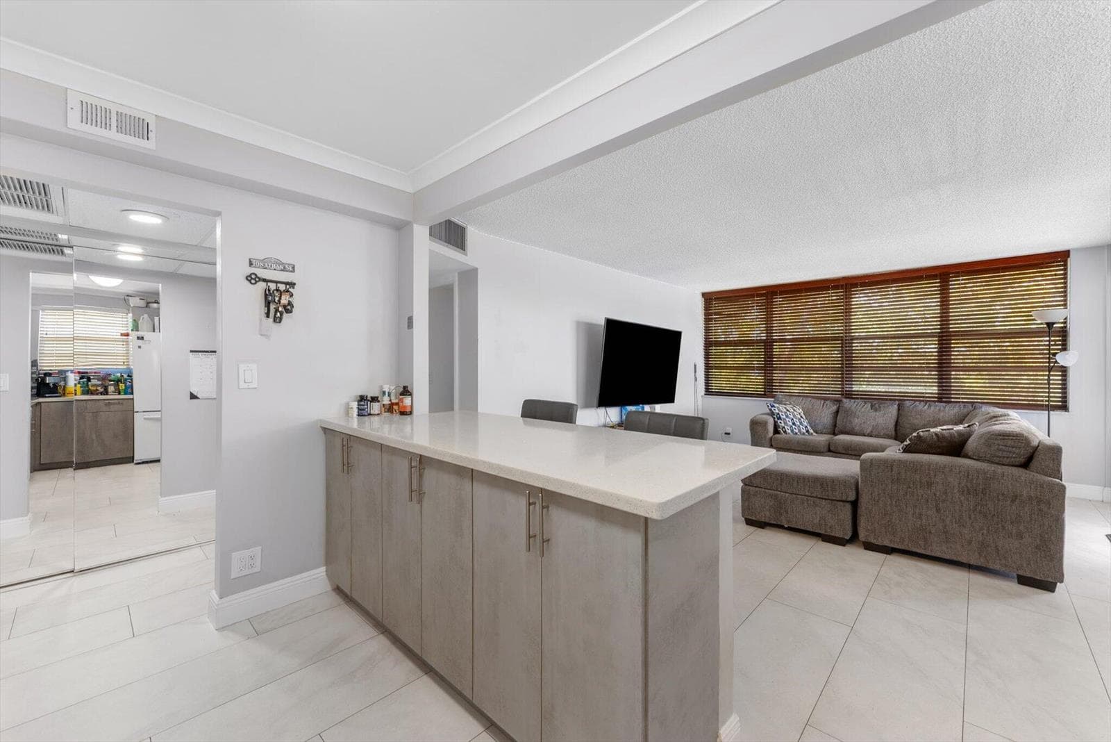 Island w cabinets