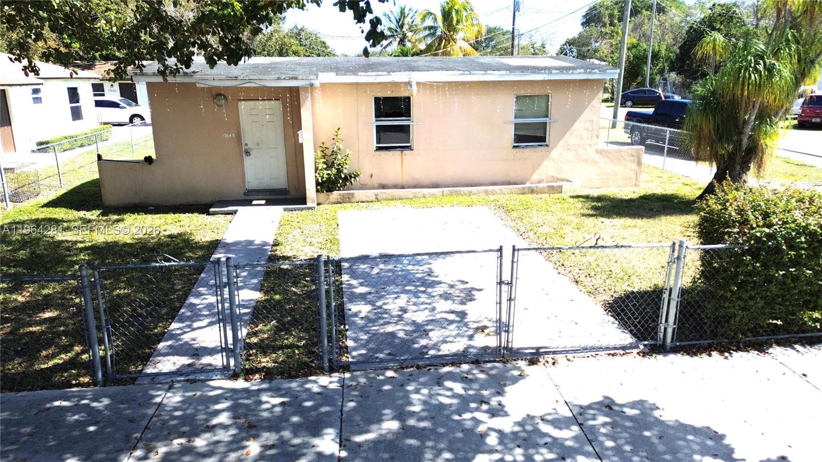 17645 SW 104th Ave photo 3