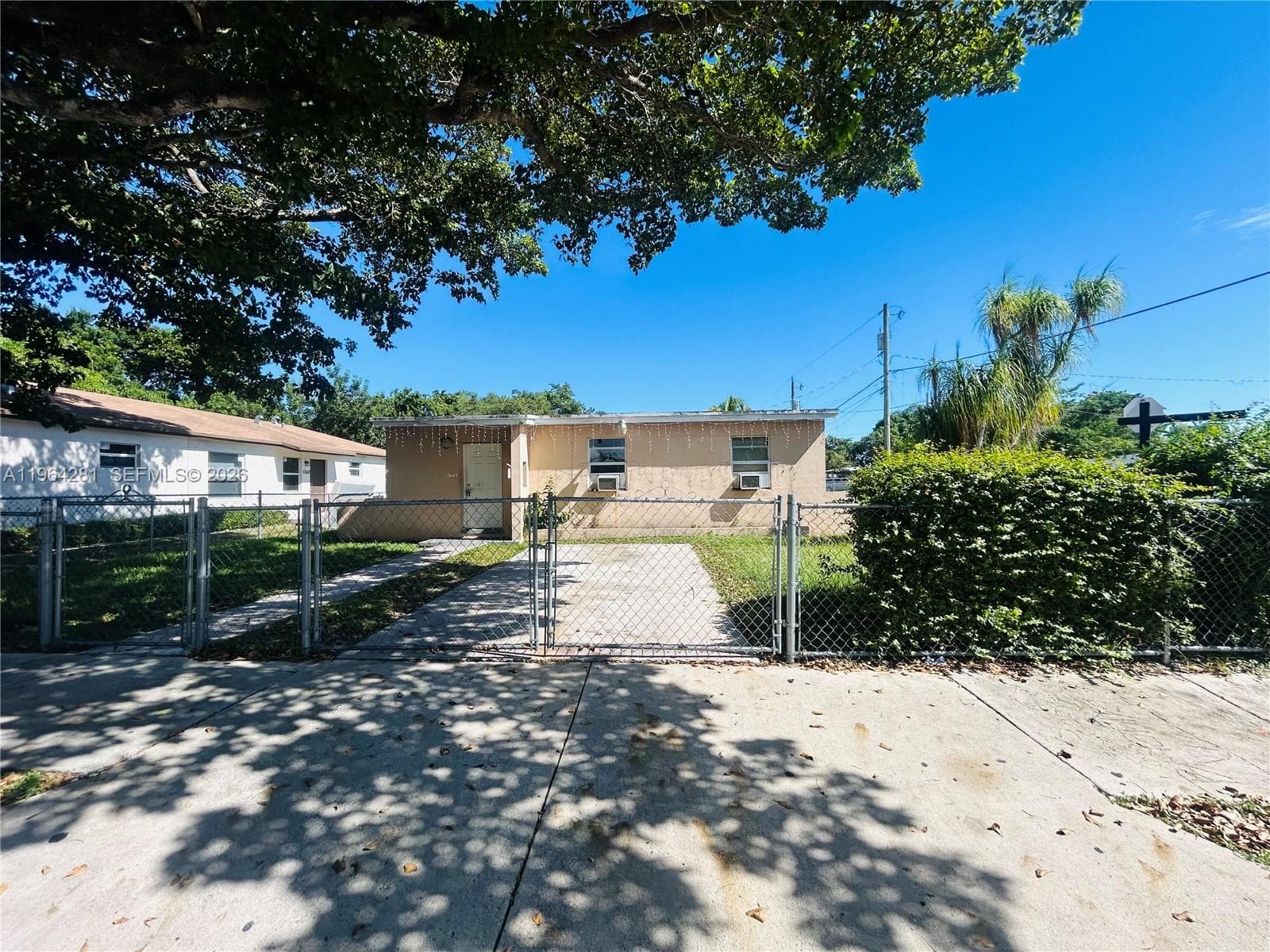 17645 SW 104th Ave photo 1