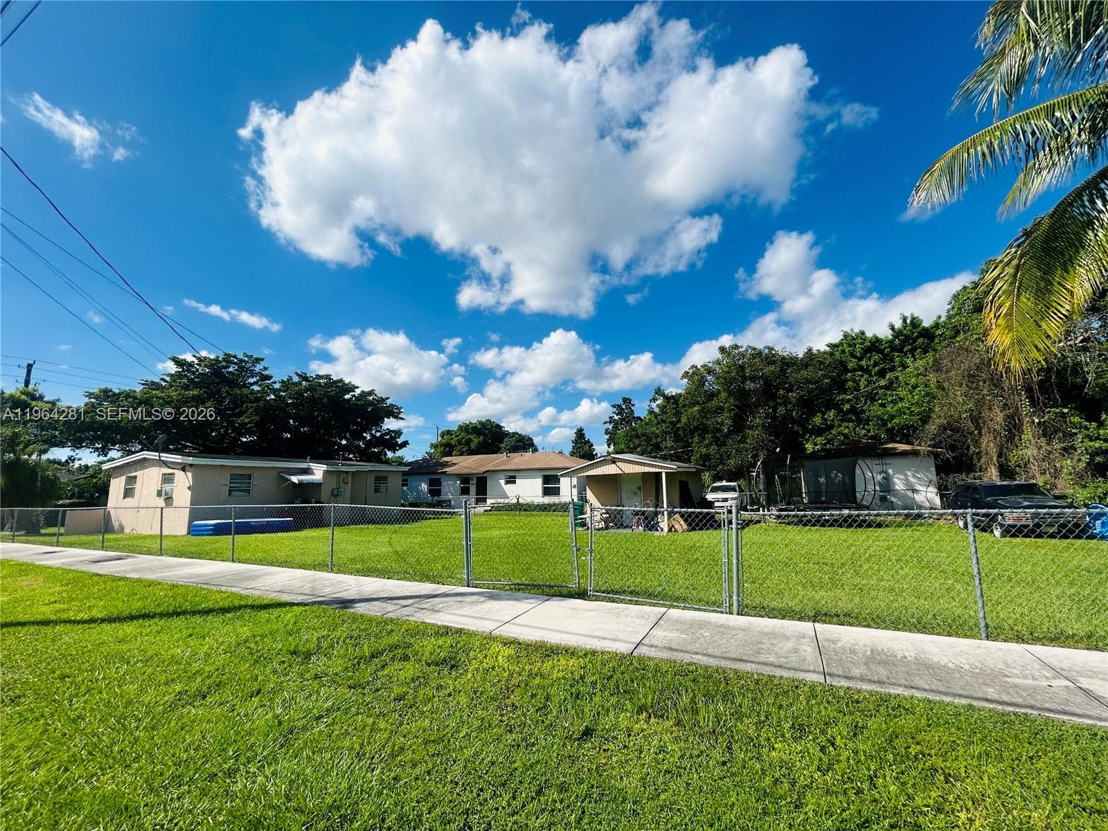 17645 SW 104th Ave photo 8