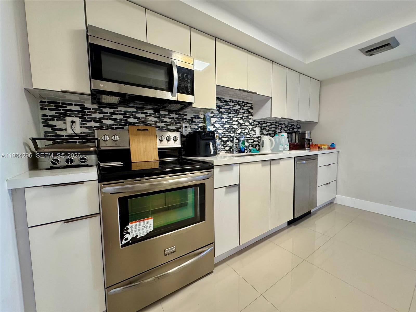 DEL PRADO MARINA · #1802 in Aventura - Photo 2