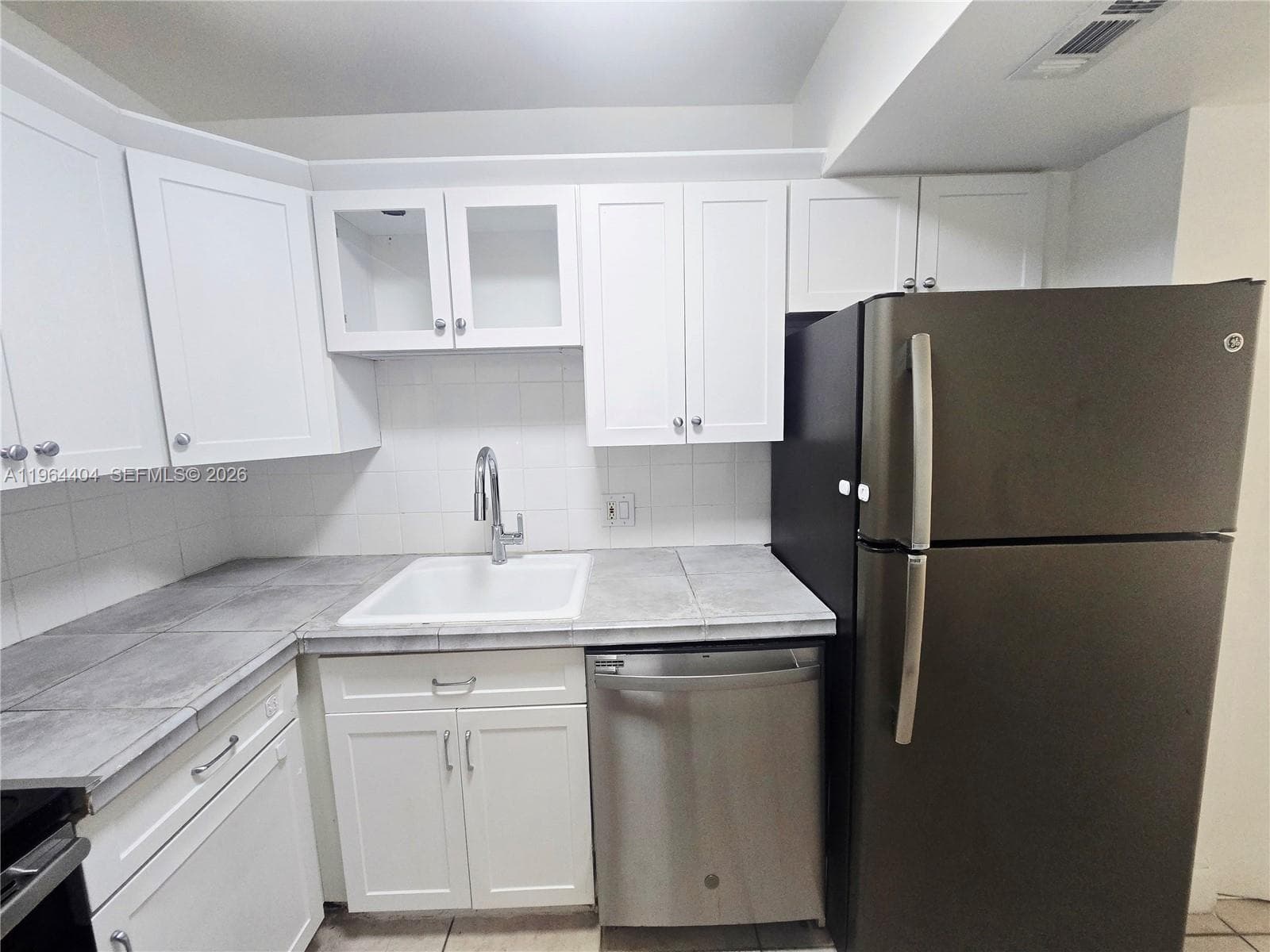 SOUTH BAY CLUB CONDO · #240 in Miami Beach - Photo 3