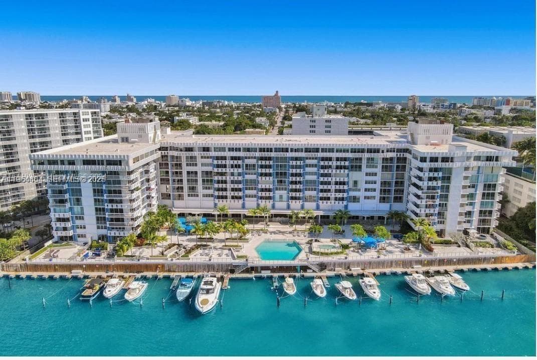SOUTH BAY CLUB CONDO · #240 in Miami Beach - Photo 28