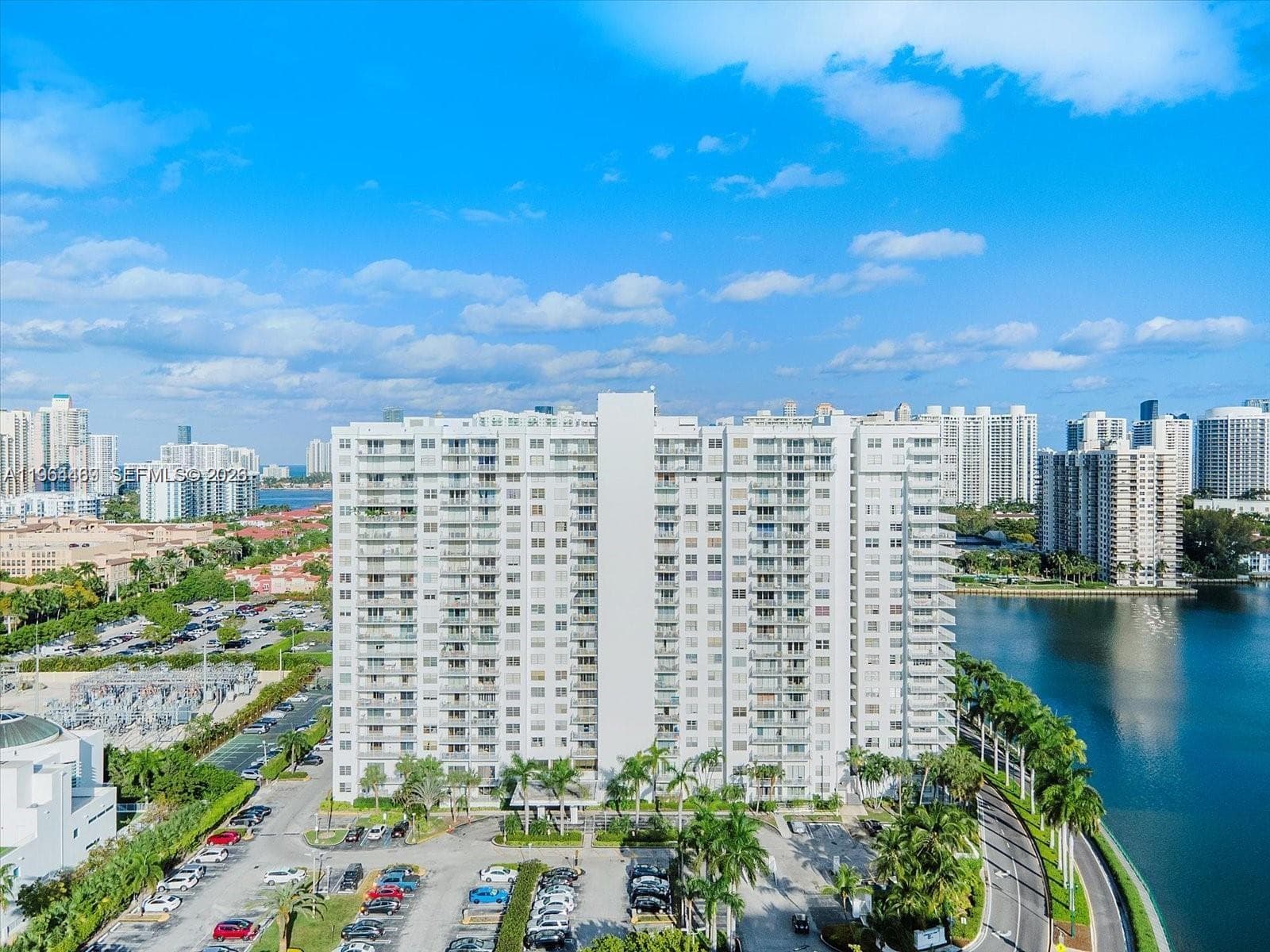 admirals port · #1801W in Aventura - Photo 2