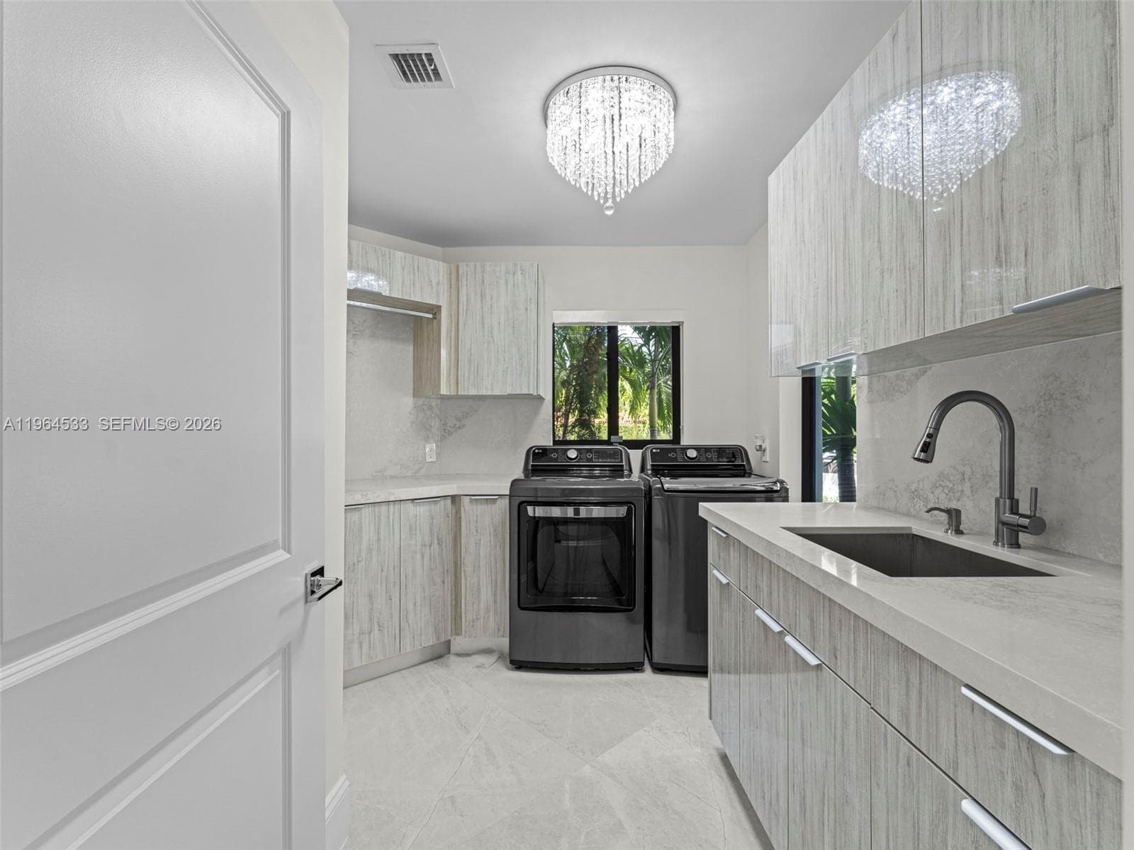 6180 Pine Tree Dr photo 27
