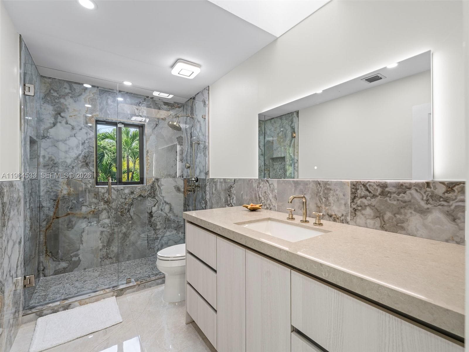 Jack & Jill Bath